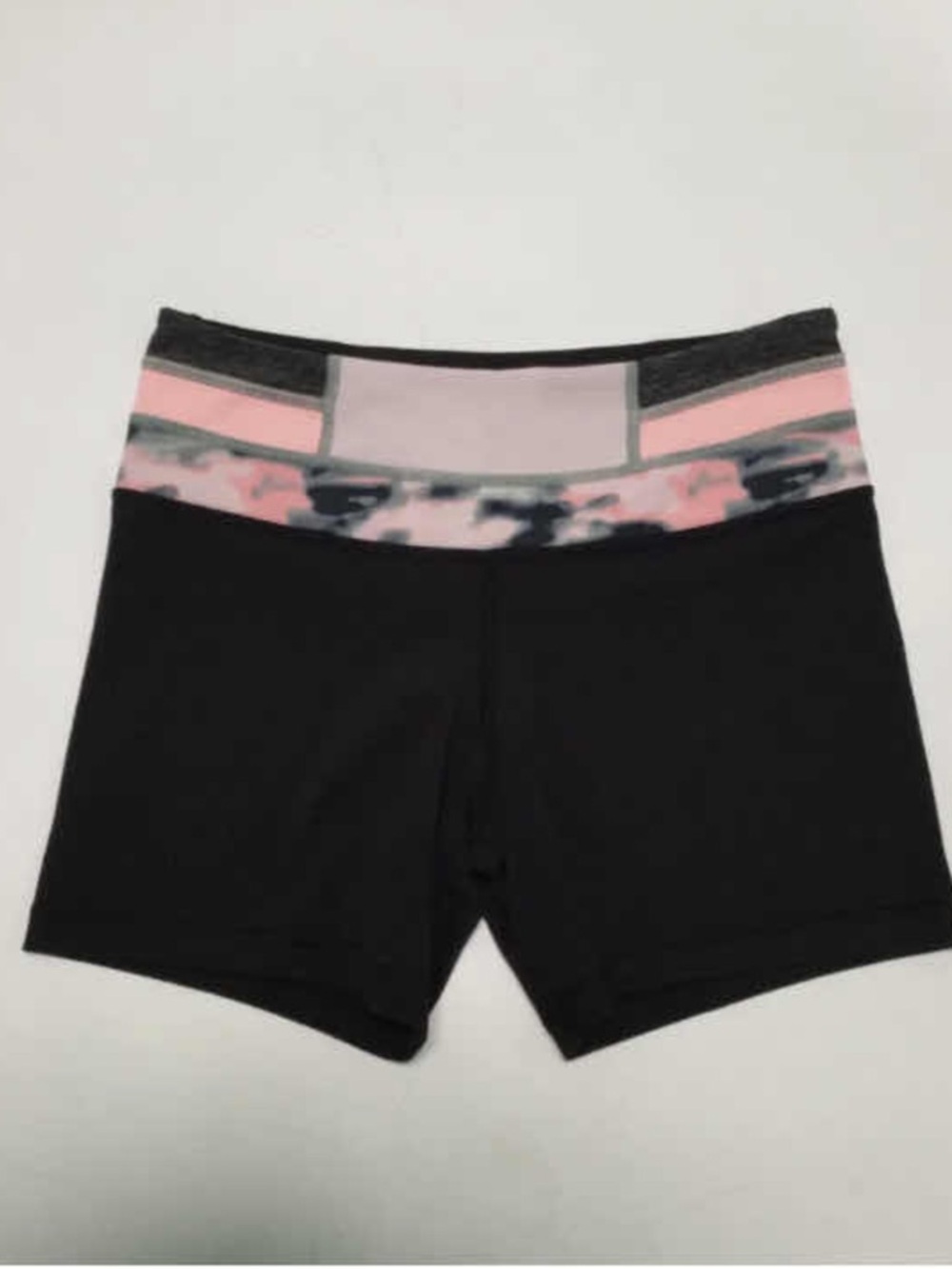 Lululemon Athletica Reversible Groove Shorts Yoga Running Shorts Size 10 EUC